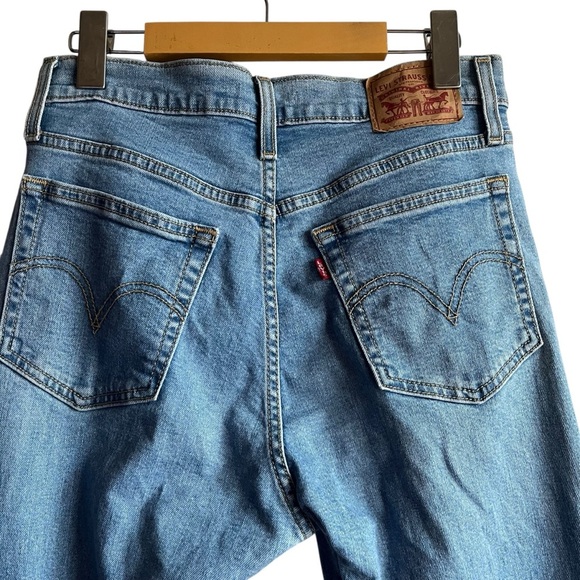 Levi’s Wedgie Straight Jeans Oxnard Haze Size 28 High Rise Distressed - Picture 8 of 16